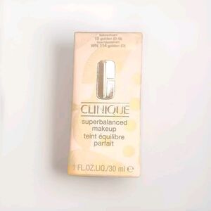 Clinique 15 Golden (D).  Superbalanced Makeup 1 fl. oz. / 30 ml.